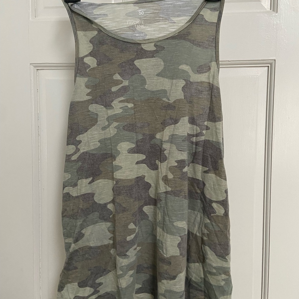 SO Favorite Tank Camo Print Scoop Neck Sleeveless Top - Size L